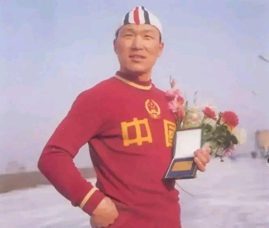 运动员故事：从青训到世界冠军的艰辛历程的简单介绍