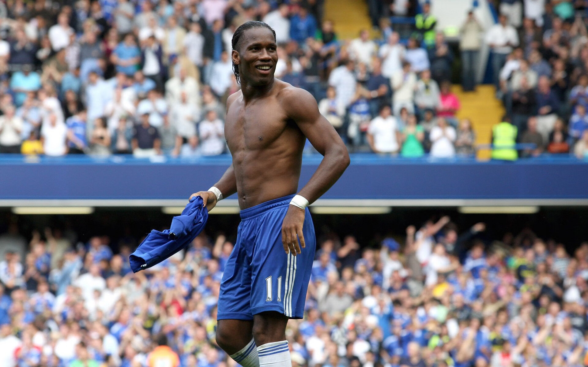 AYX GAMING-比赛现场气氛火爆回顾，比赛现场气氛活跃