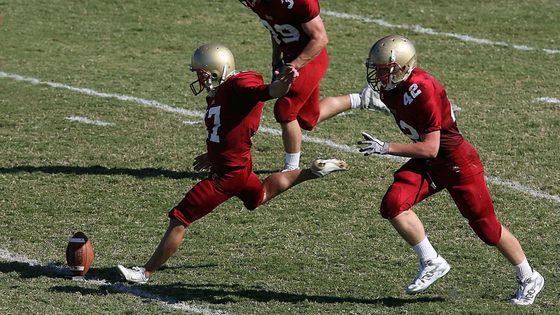 爱游戏-英超冲刺激烈：胜负悬念在最后一秒！，英超hull