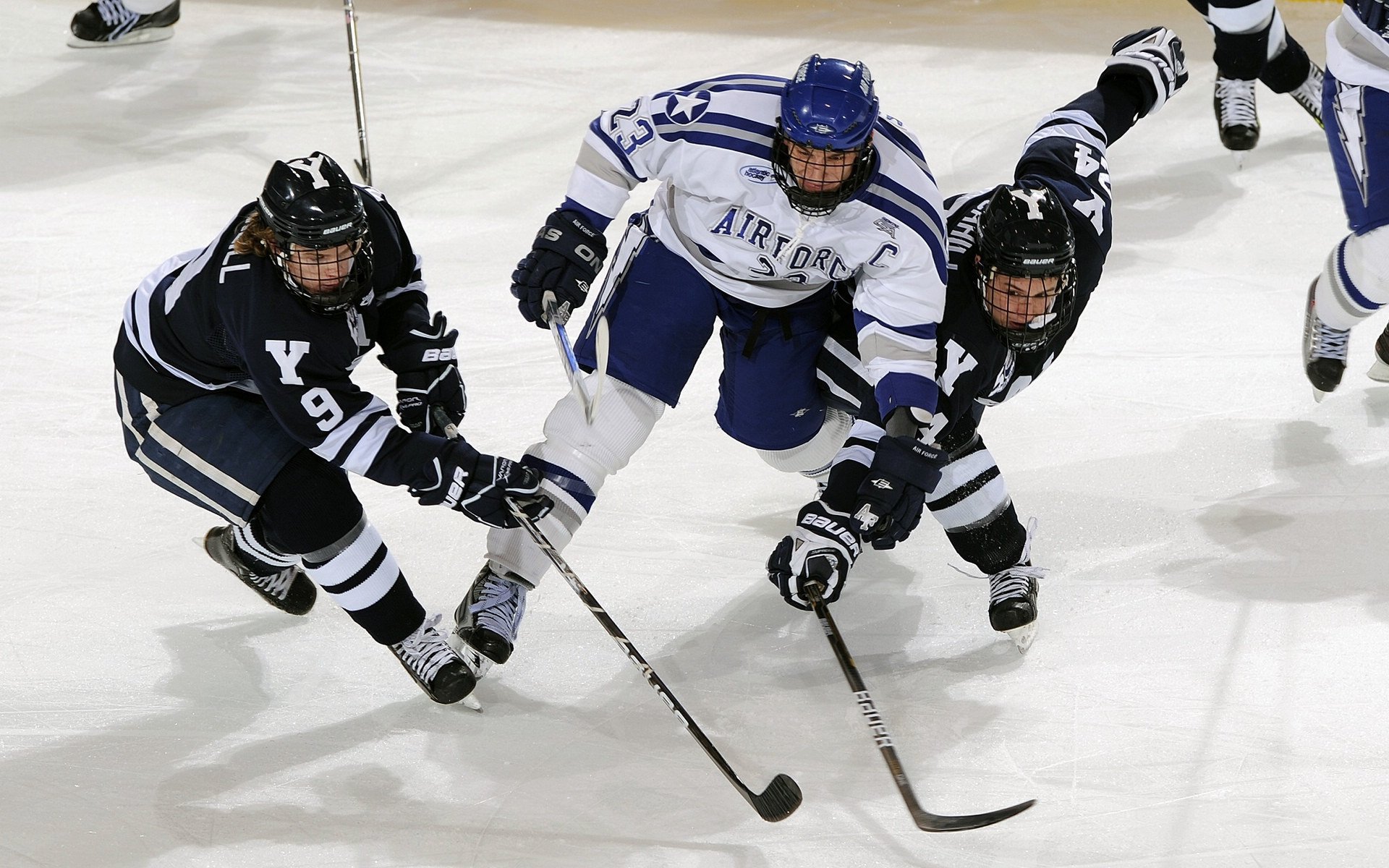 爱游戏官网充值-多语言解说：让全球观众零距离“看球”